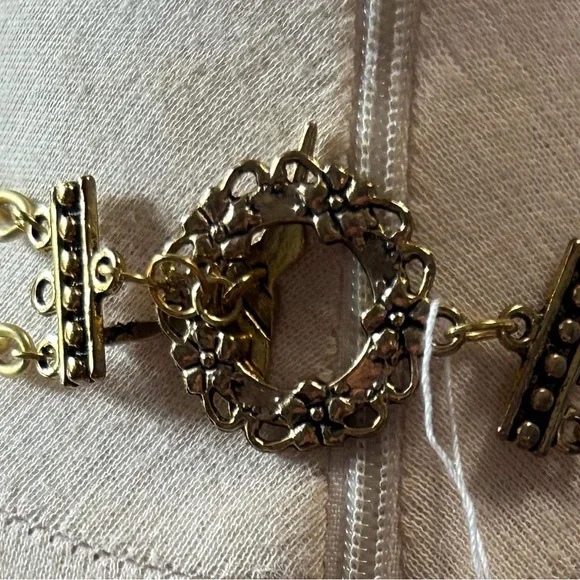 NWOT Gold Tone With Bead Charm and Hummingbird Clasp - Picture 5 of 5